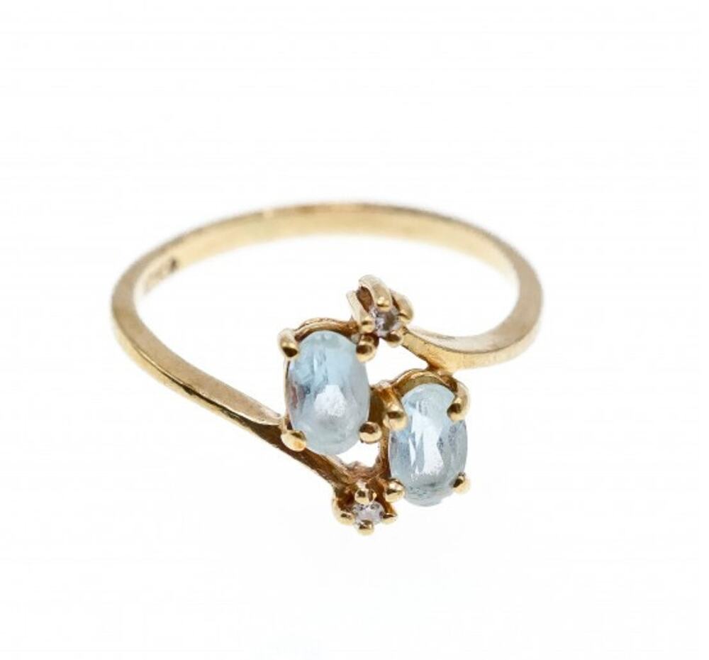 10K Yellow Gold Aquamarine & Diamonds Ring Size 5.5